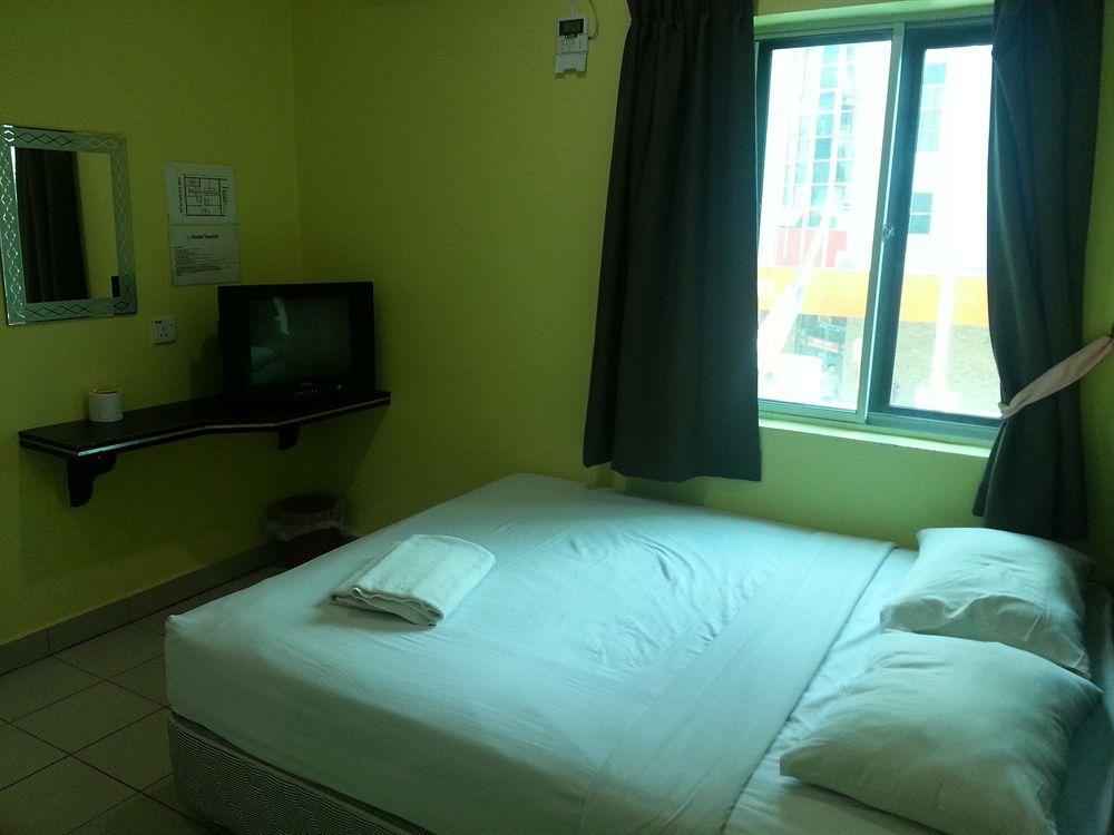 Hotel Tourist Kota Kinabalu Exterior foto