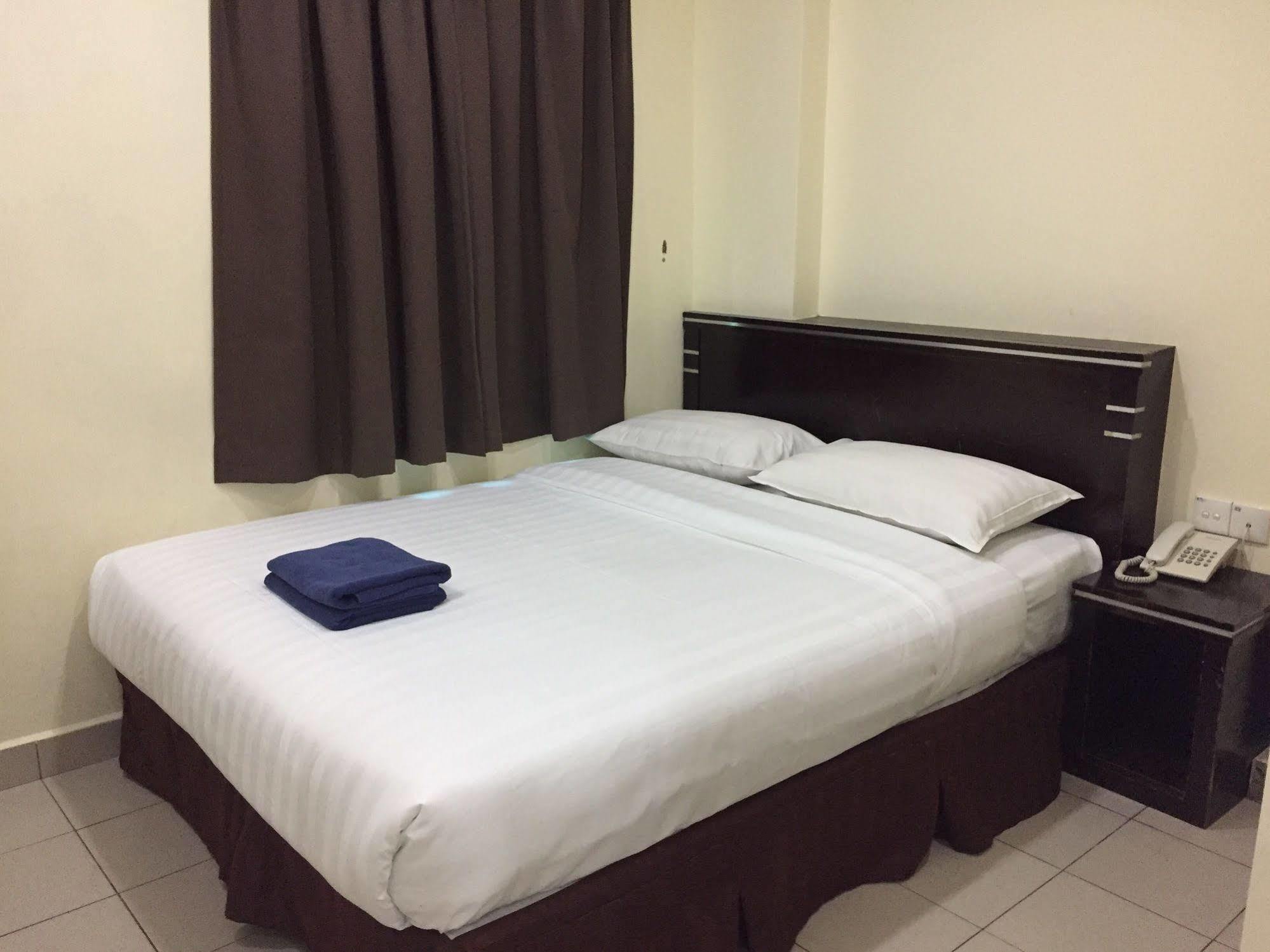 Hotel Tourist Kota Kinabalu Exterior foto